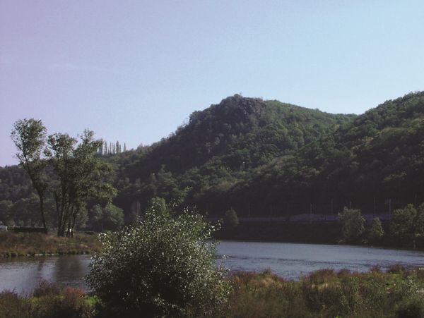 pohled na Řivnáč od Vltavy
